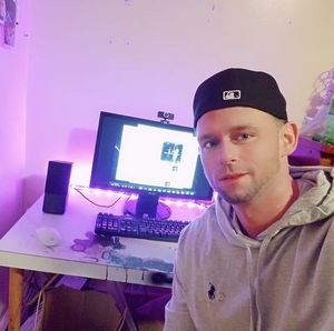 Meet your Posher, Nicholas